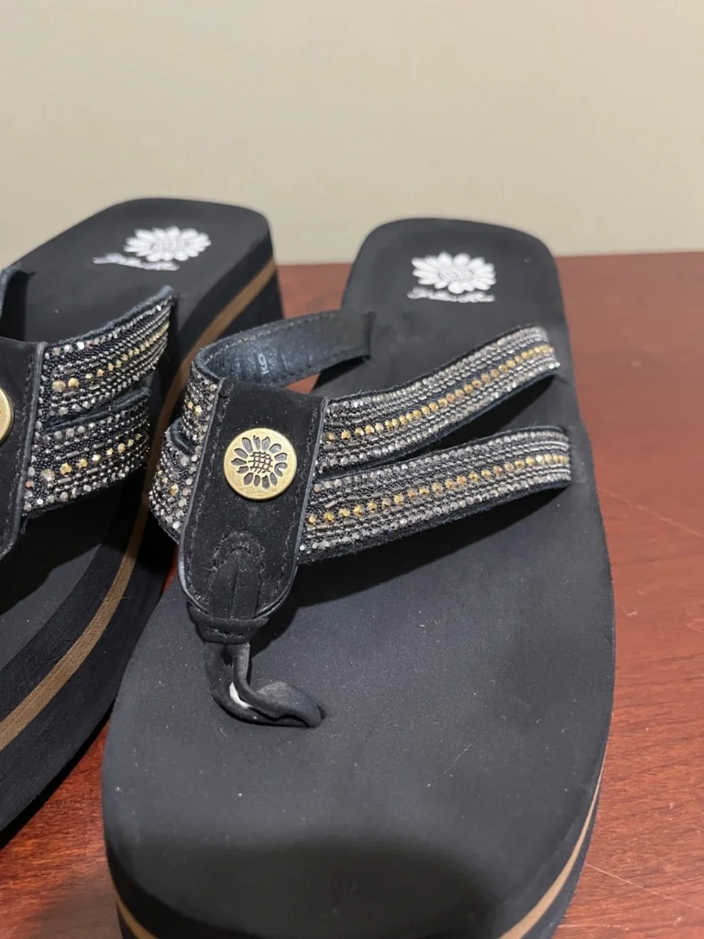 Yellow Box Black Platform Flip Flop with Double strap w/rhinestones Women's 9